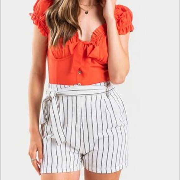 ✨ Gene Tie Front Stripe Shorts✨ - Picture 3 of 5